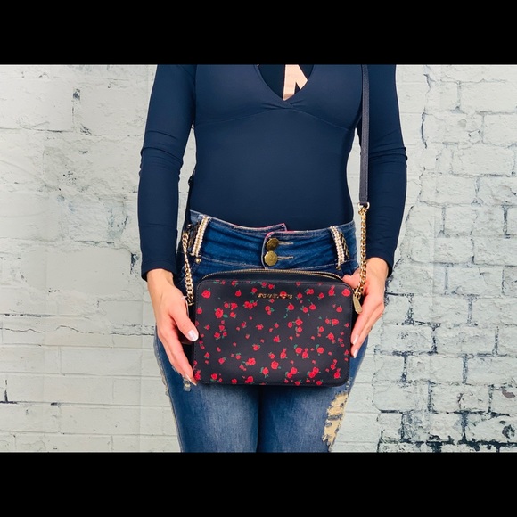 Nwt Michael Kors Jet Set item messenger crossbody - Picture 3 of 3